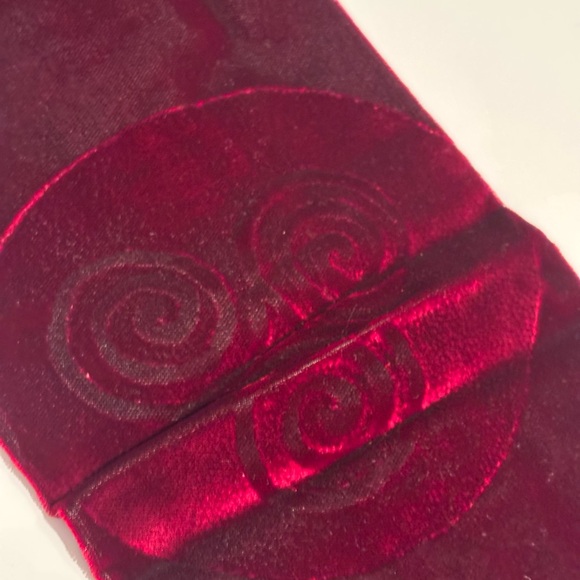 NWOT Handmade
Imogene Velvet Scarf |
Celtic Spiral Design - Picture 10 of 11